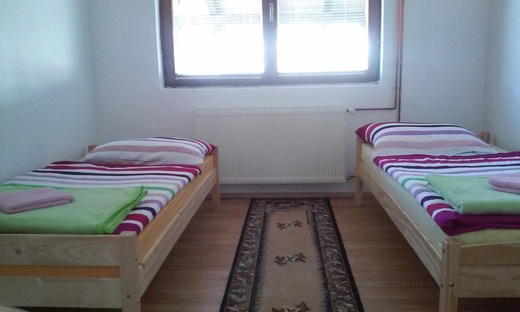 Apartment Laura Gračac Extérieur photo