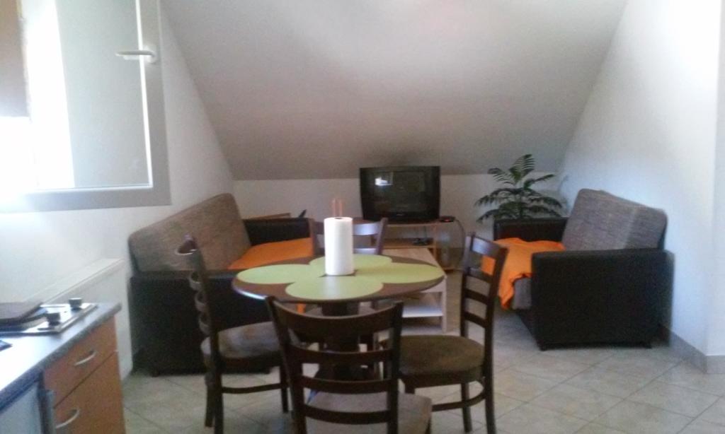 Apartment Laura Gračac Extérieur photo